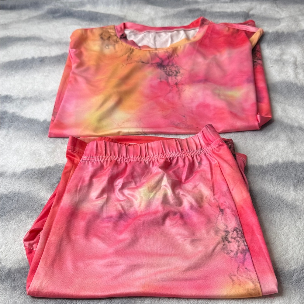 Women's Tie Dye Short Sleeve Round Neck Shirt & Straight Shorts Set Size L